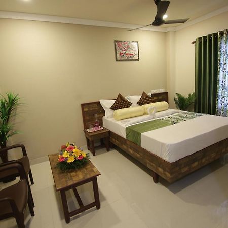 Hotel Mirage Residency Kochi Exterior foto